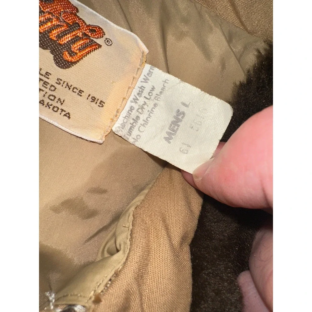 Vintage Comfy Down Insulated Parka Jacket Tan Faux Fur Collar Mens L Made in USA